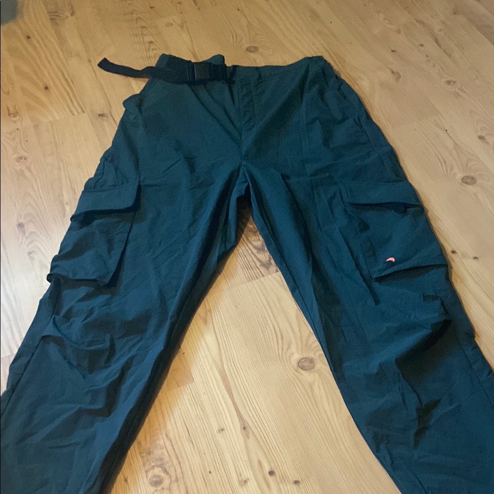 Wondery green cargo pants